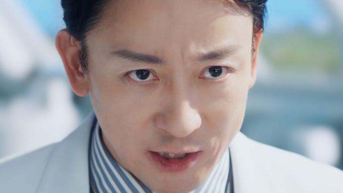 山本耕史/アリエール ジェルボール プロ新TVCM「完全楽スゴ洗剤なんてアリエーヌ(洗浄)篇」(提供写真)