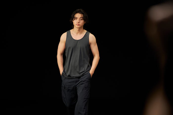 山崎賢人「ザバス MILK PROTEIN」メイキングカット(提供写真)