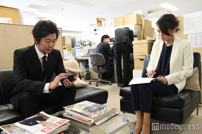 新井浩文、前田敦子「毒島ゆり子のせきらら日記」第3話・場面カット(C)TBS