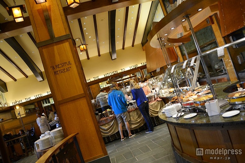 レストラン「ストーリーテラー・カフェ」