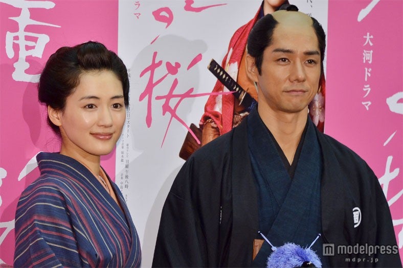 綾瀬はるか、西島秀俊