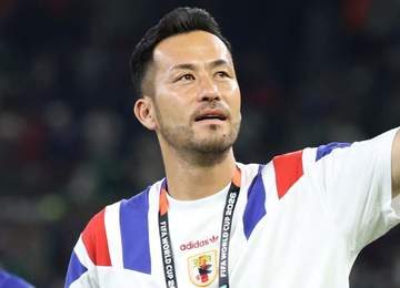 ドジャースタジアムからサッカー元日本代表が2ショ投稿 同僚FWは「初観戦なのにもう仕上がってた」 ド軍バージョンのむぎ焼酎も