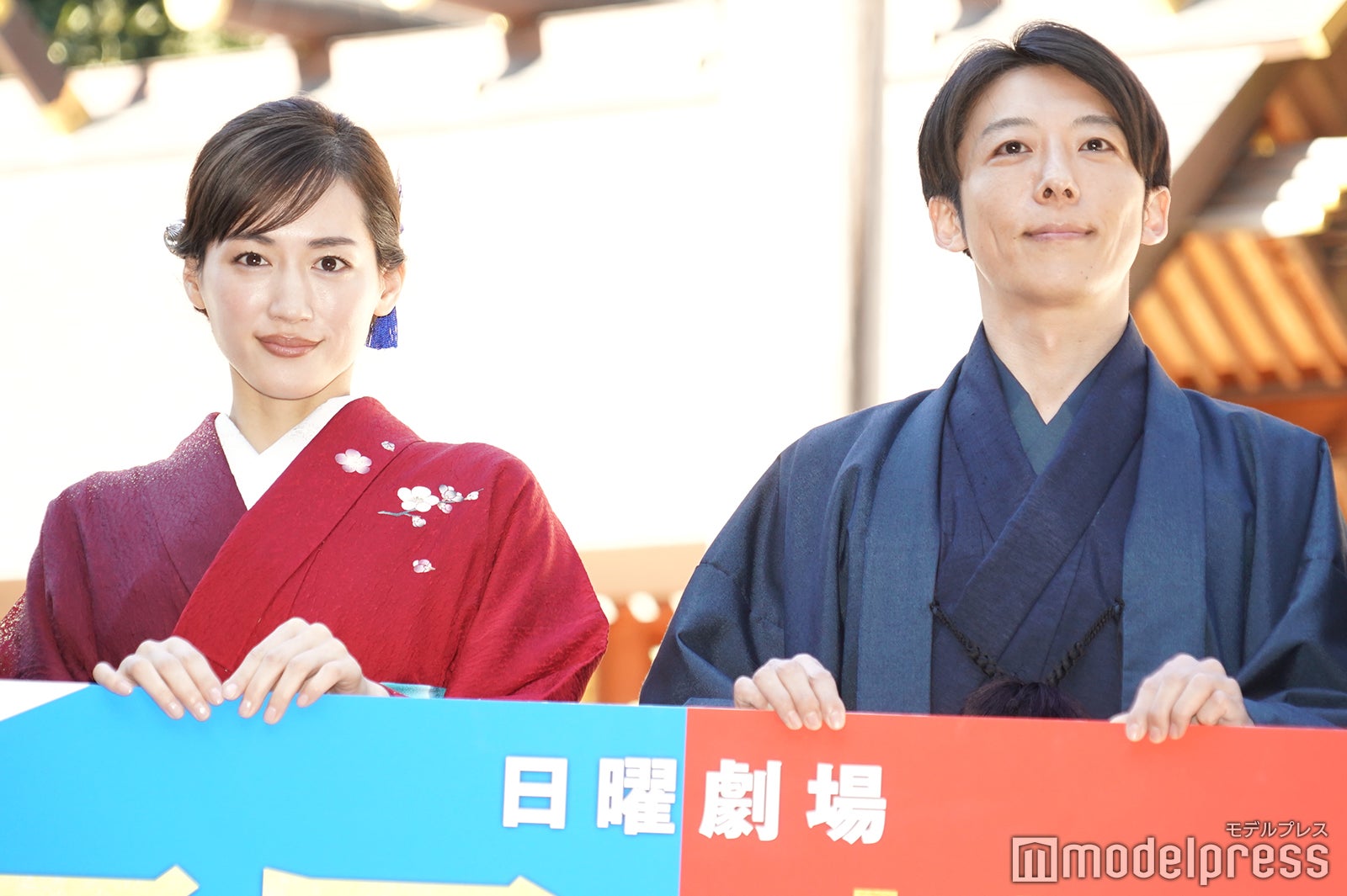 綾瀬はるか、高橋一生（C）モデルプレス