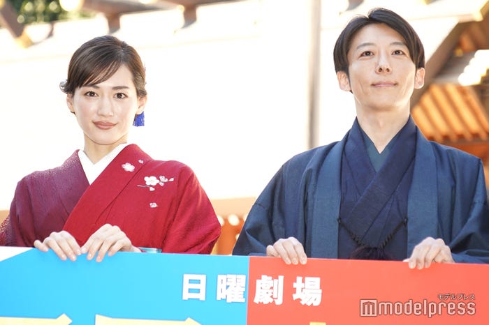 綾瀬はるか、高橋一生(C)モデルプレス