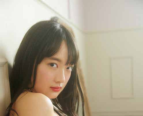 福島版「美少女図鑑」坂口風詩、黒ビキニで大人の魅力