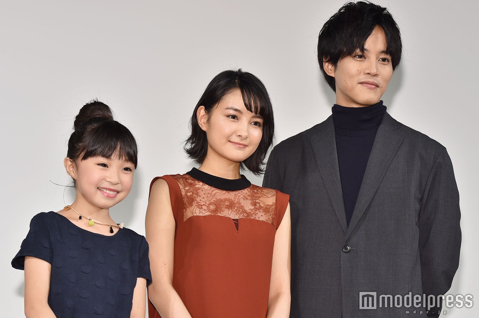 新井美羽、葵わかな、松坂桃李（C）モデルプレス