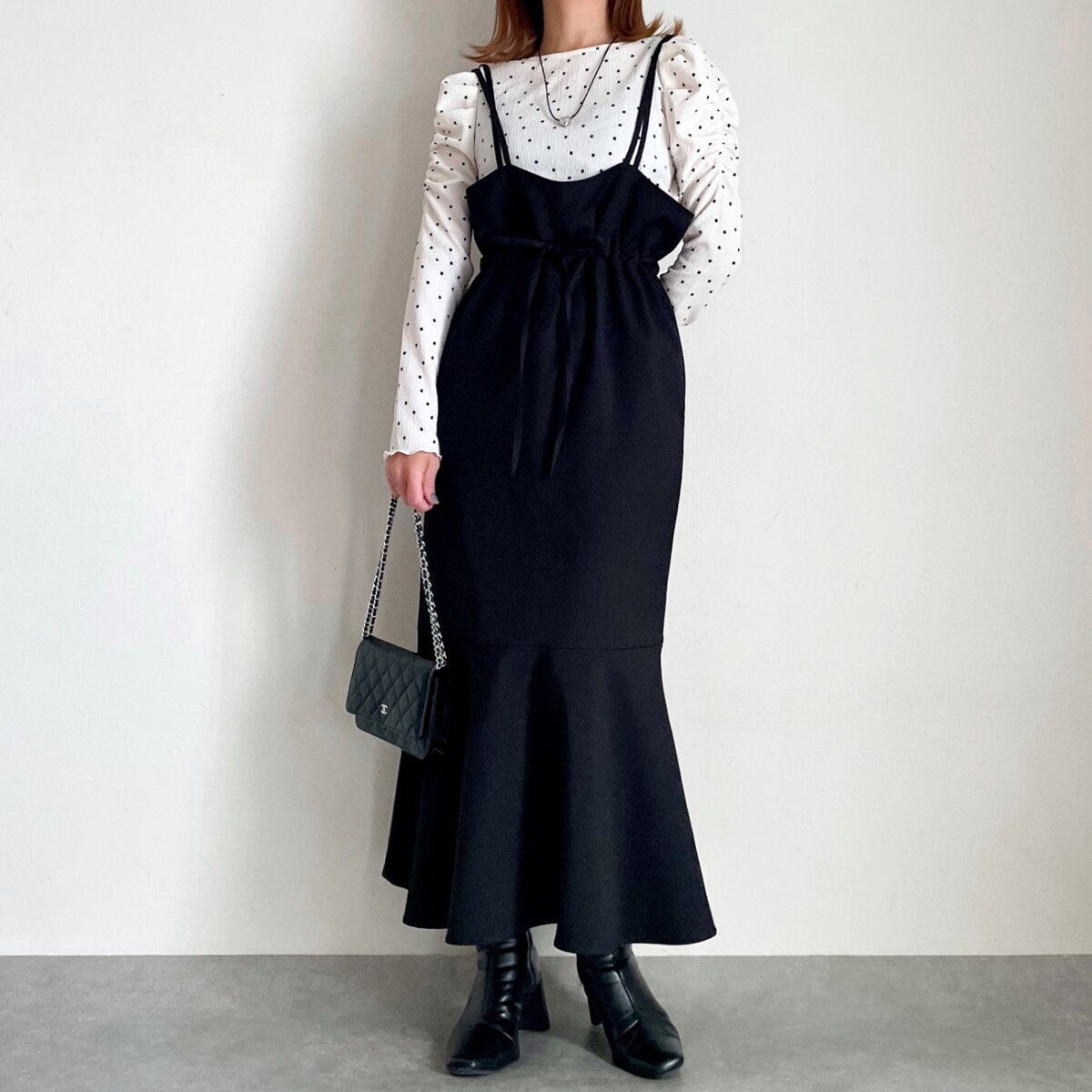 cocaクレープシャーリングパフスリーブトップス cocaクレープシャーリングパフスリーブトップスのワンピースコーデ