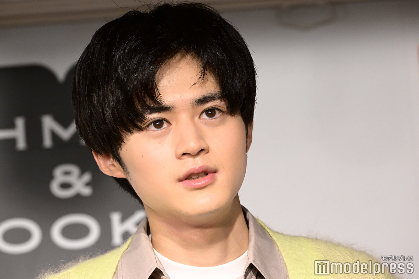 鈴鹿央士、高校時代にフラれた過去 「同世代だと恋愛観が合わない」理由語る