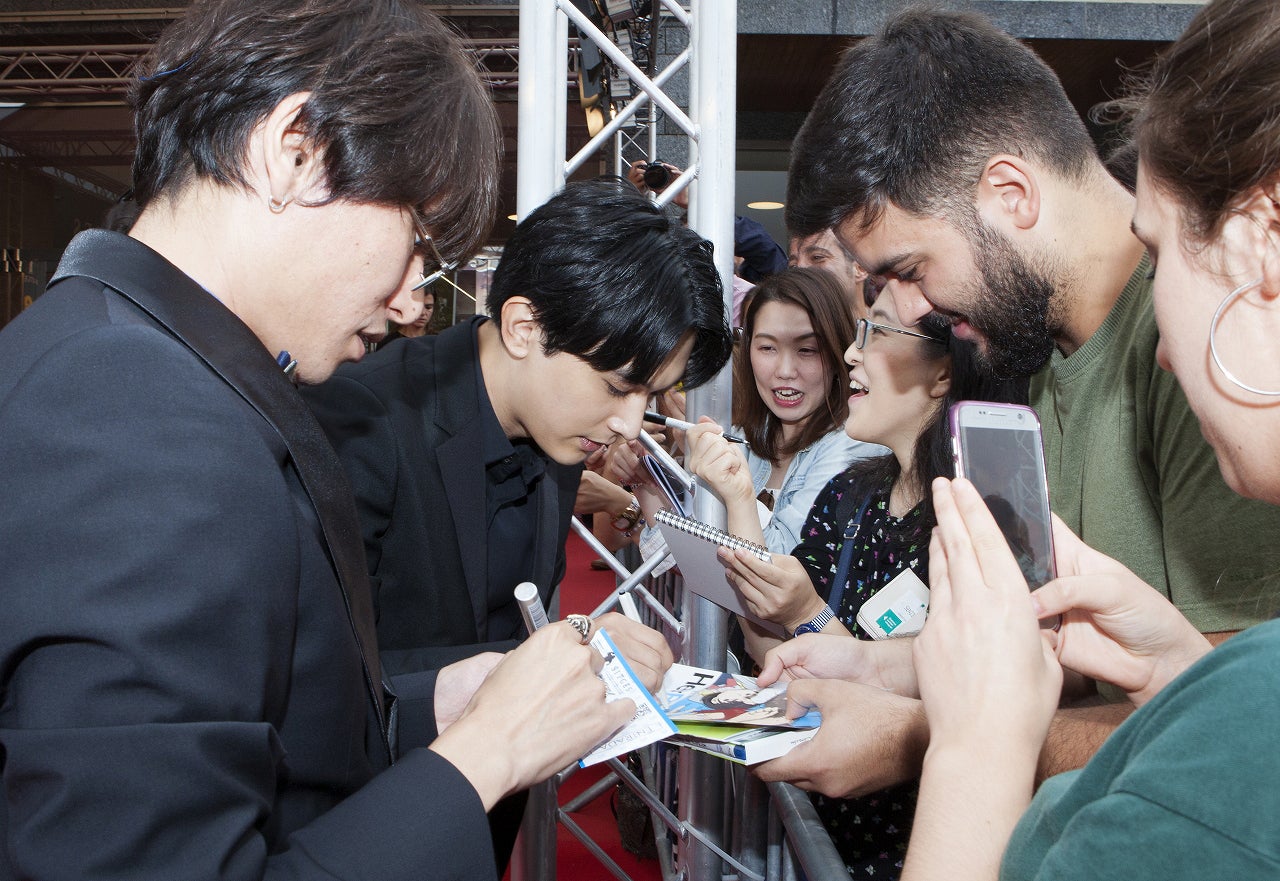 長井龍雪監督、吉沢亮（C）2019 SORAAO PROJECT