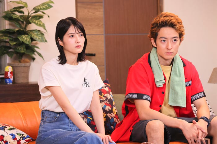 若月佑美、濱正悟「何曜日に生まれたの」第7話より(C)ABCテレビ