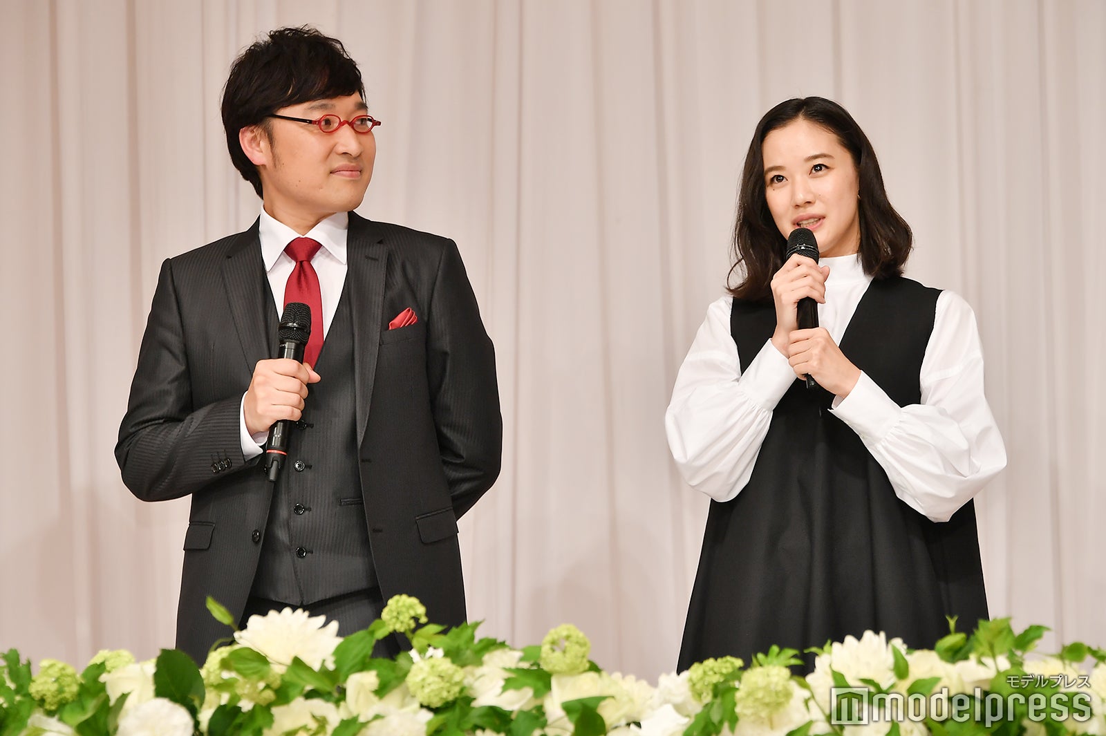 山里亮太＆蒼井優（C）モデルプレス