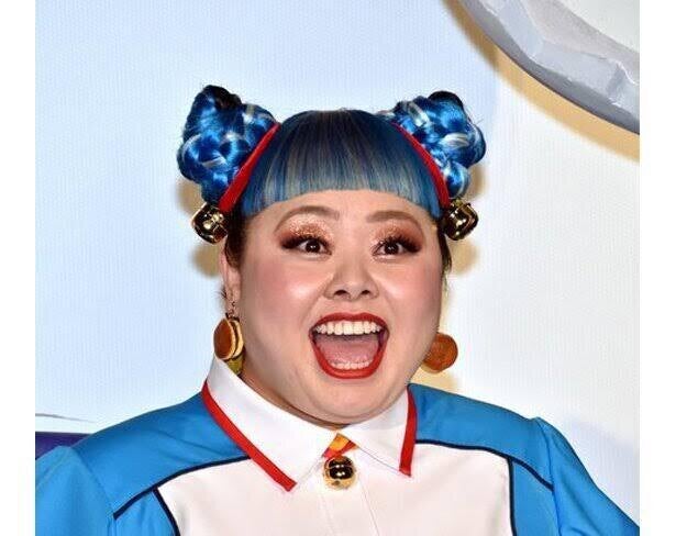 渡辺直美 荷物に囲まれ Ny到着報告 新たな人生の幕開け にエール殺到 世界一nyが似合ってる モデルプレス 渡辺直美 荷物に囲まれ Ny到着報告 新たな人生の幕開け にエール殺到 世界一nyが似合ってる モデルプレス