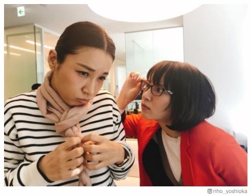 吉岡里帆＆鈴木紗理奈、“立場逆転”ショットに反響「まさかの」「面白い」