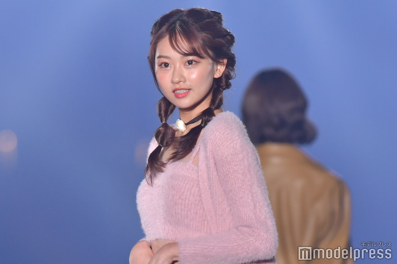 「今日好き」で人気沸騰・みとゆな、モヘアキャミ姿で美ウエスト際立つ＜TGC 北九州 2023＞