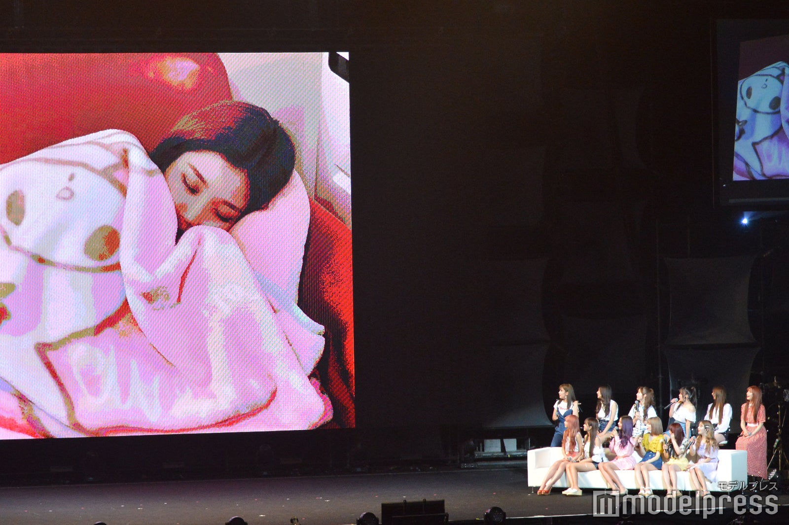 IZ*ONE （C）モデルプレス