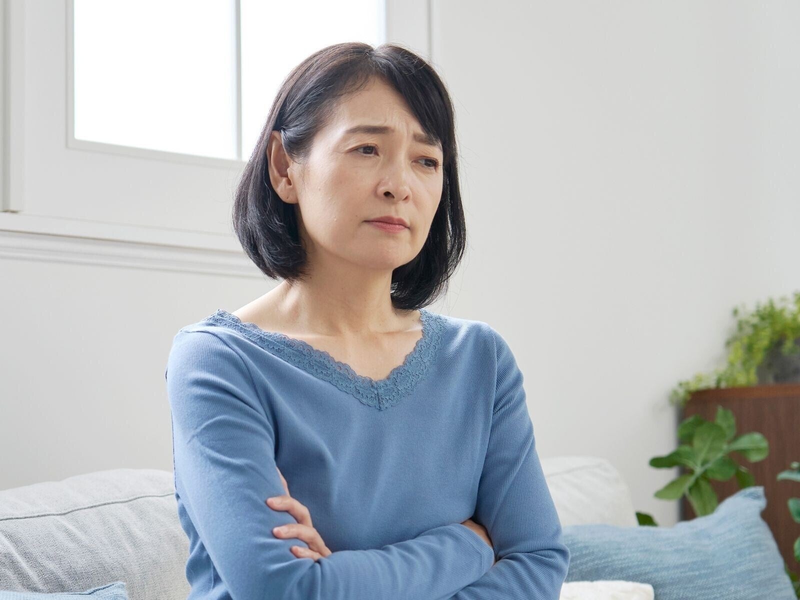 Q. 「女性ホルモンが減ると認知症になりやすくなる」って本当？【医師が回答】