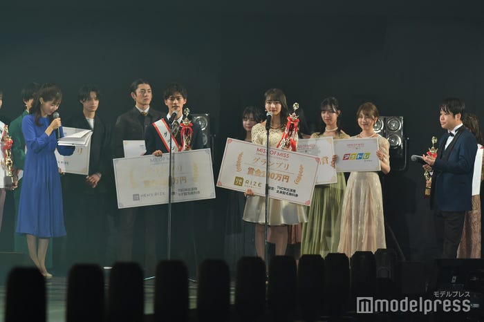 「MISS OF MISS CAMPUS QUEEN CONTEST 2023 supported by リゼクリニック」表彰式の様子(C)モデルプレス
