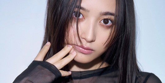 乃木坂46井上和、ランジェリー透けるシースルートップス姿で魅惑