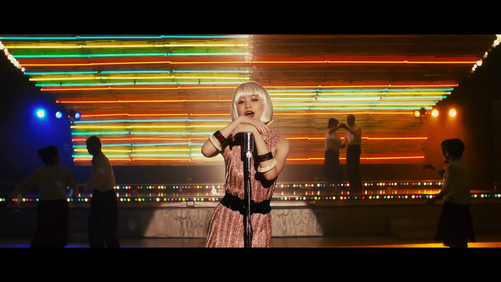 前田敦子／「Selfish」MVより