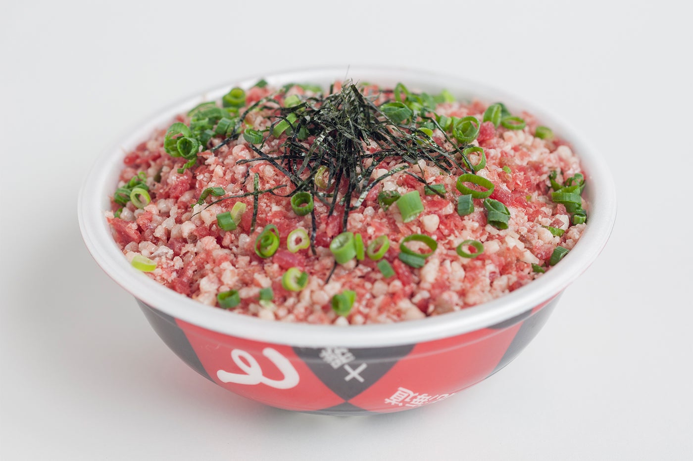 十勝牛とろ丼 「牛とろ丼（レギュラー）」 (¥880）／画像提供：「まんパク in 万博2018」実行委員会