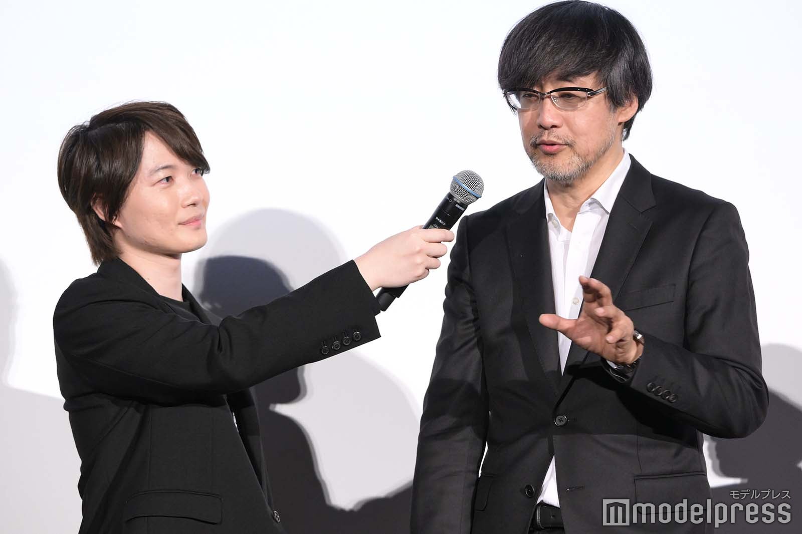 山崎貴監督にインタビューする神木隆之介（C）モデルプレス