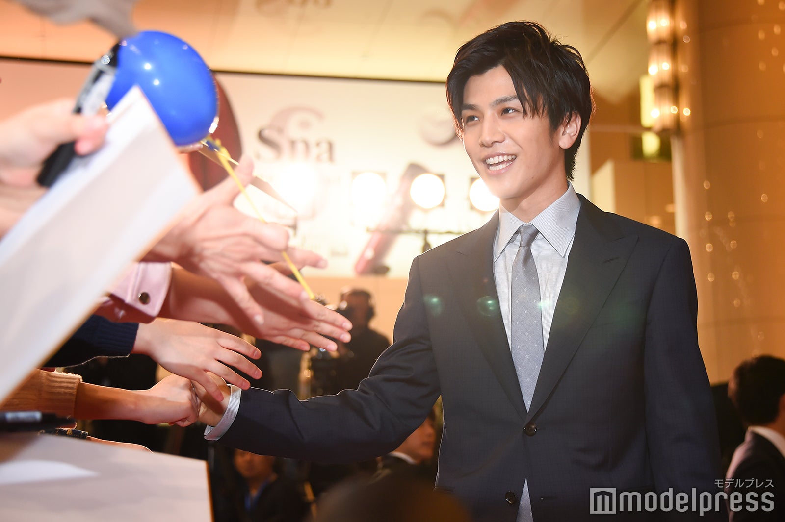 岩田剛典・高畑充希らレッドカーペットで神対応 “新人”細田佳央太・関水渚の初々しさに「可愛い」の歓声＜町田くんの世界＞