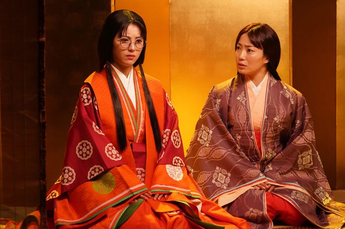 浜辺美波、菅野美穂 (C)日本テレビ