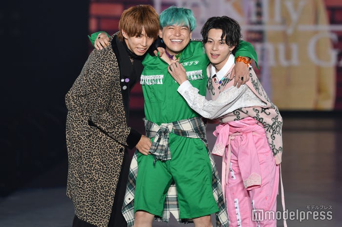 相馬トランジスタに“服脱げるドッキリ”/はじめしゃちょー、相馬トランジスタ、みっき~(C)モデルプレス