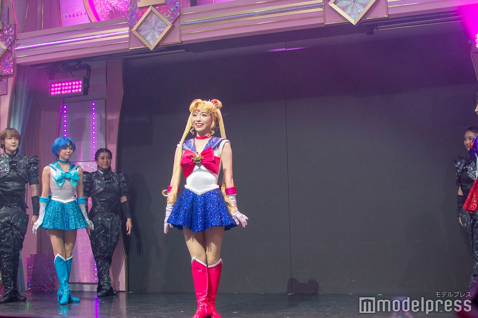 ショーの様子（C）モデルプレス