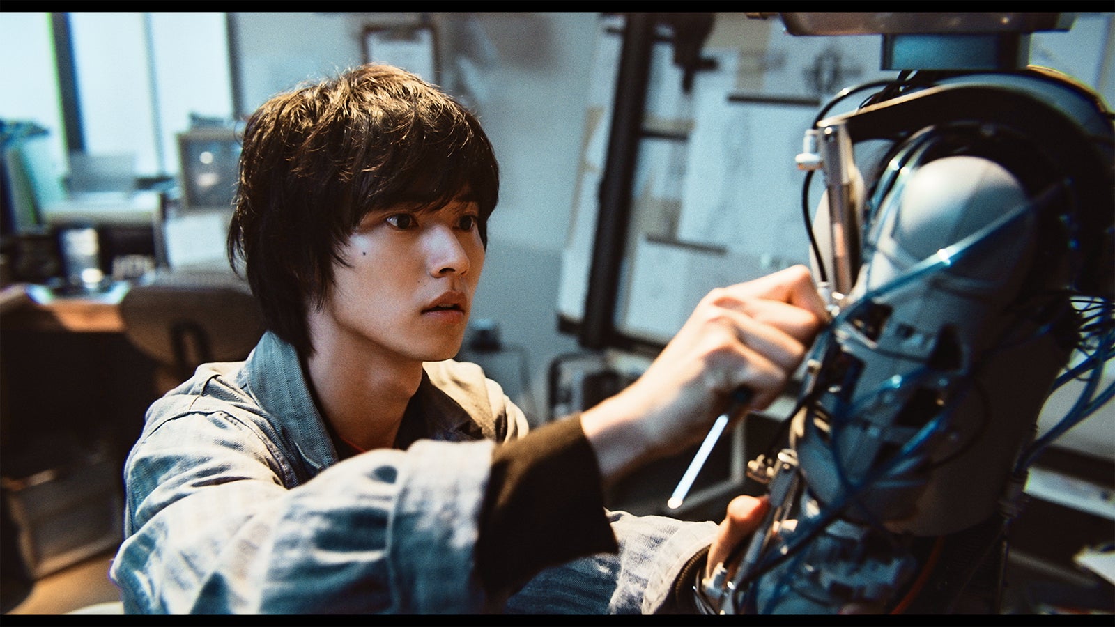 山崎賢人（C）2021「夏への扉」製作委員会