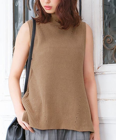 タートルニットベストチュニックトップス「神戸レタス」2790円（税込）／画像提供：神戸レタス