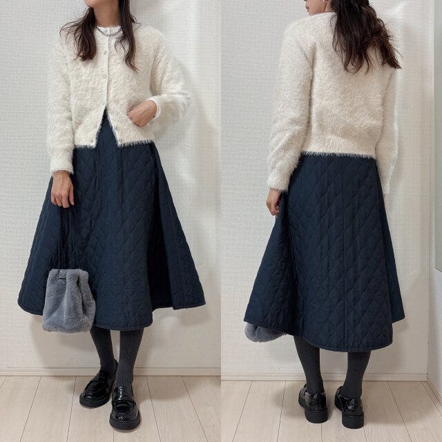 GUシャイニークルーネックカーディガンとAラインスカートコーデ