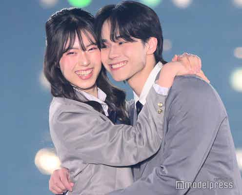 「今日好き」“たくはる”林田拓也&村谷はるなカップル、頬寄せ密着「はるちゃんと一緒に歩けて幸せ」【関コレ2025S/S】
