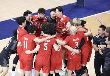 バレーボール 五輪切符獲得のバレー男子代表は声ガラガラ 開始から雄たけび連発の大熱戦