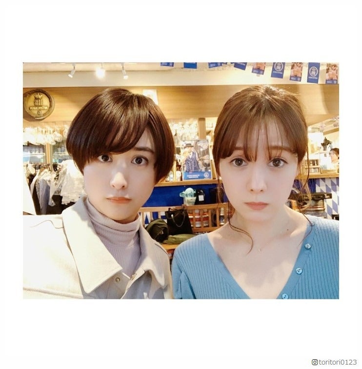 山本美月＆トリンドル玲奈、“同じ顔”ショットに「激似」「双子ちゃん」と反響殺到