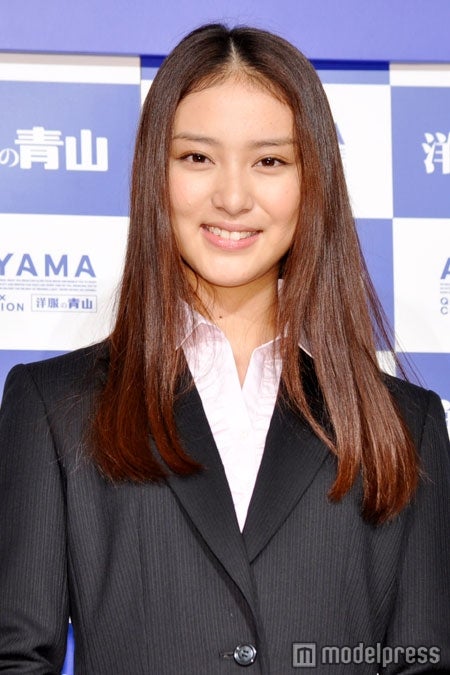 武井咲 Cm女王 上戸彩を超えるか モデルプレス