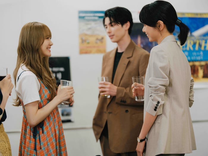 森カンナ、本田響矢、加藤史帆(C)「彩香ちゃんは弘子先輩に恋してる」製作委員会・MBS/第4話より