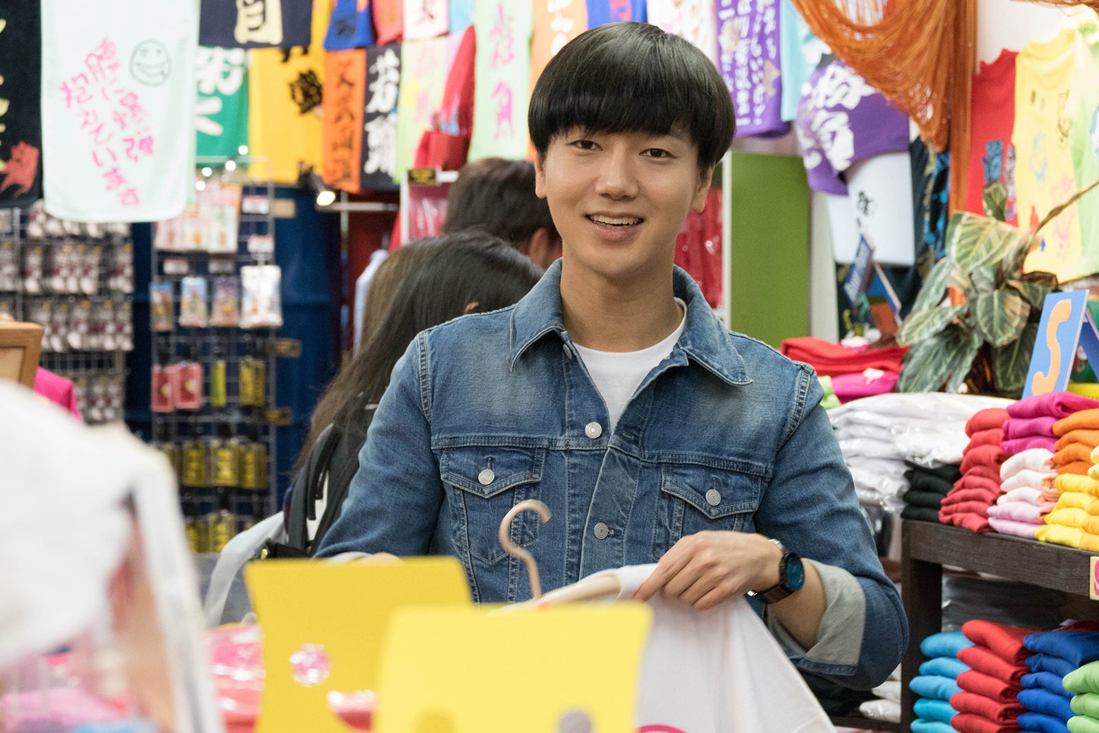 爽やかなデート服（C）2016「いきなり先生」製作委員会