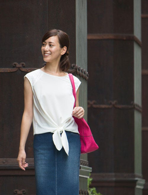 ショルダーレースフロントリボンブラウス「TALBOTS」9,720円(税込)/画像提供:TALBOTS