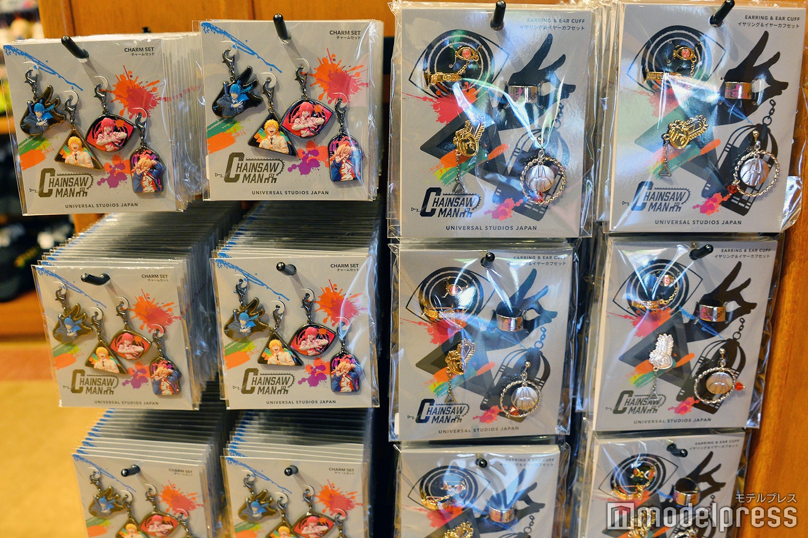 （左から）チャームセット、イヤリング＆イヤーカフセット（C）モデルプレス