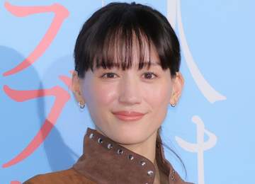 綾瀬はるかに衝撃の美少女伝説 学校中の男子が「同盟」結成「もう、むちゃくちゃモテた」本人は「知らなかったです…」