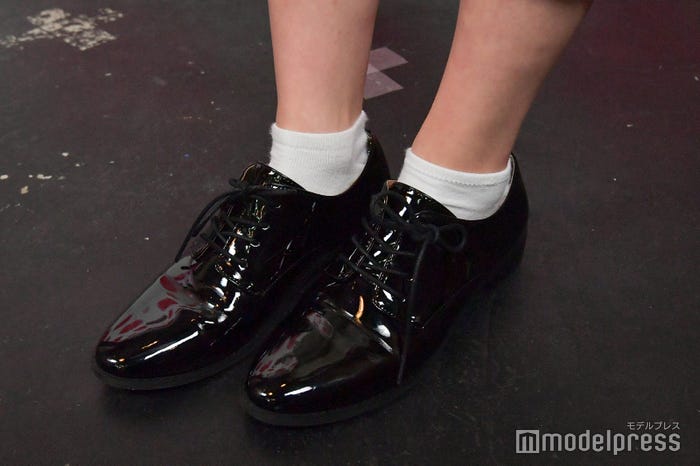 ゆうこすの足元 (C)モデルプレス