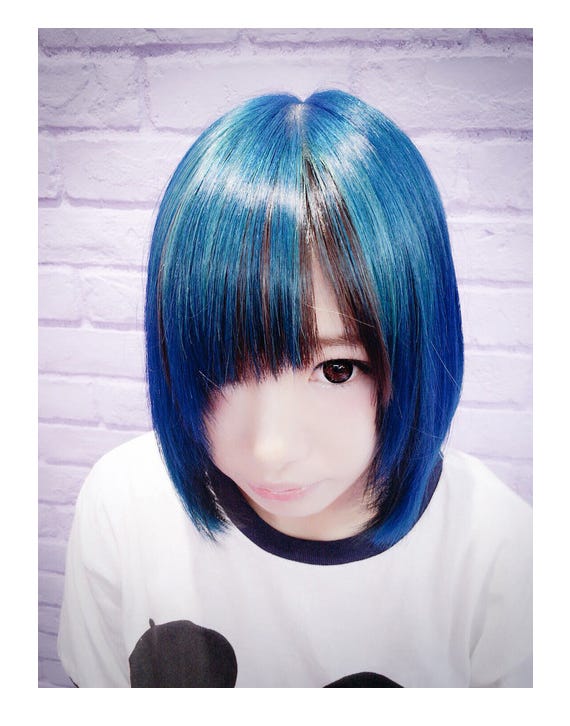 青髪にイメージチェンジした椎名ひかり／オフィシャルブログ（LINE）より