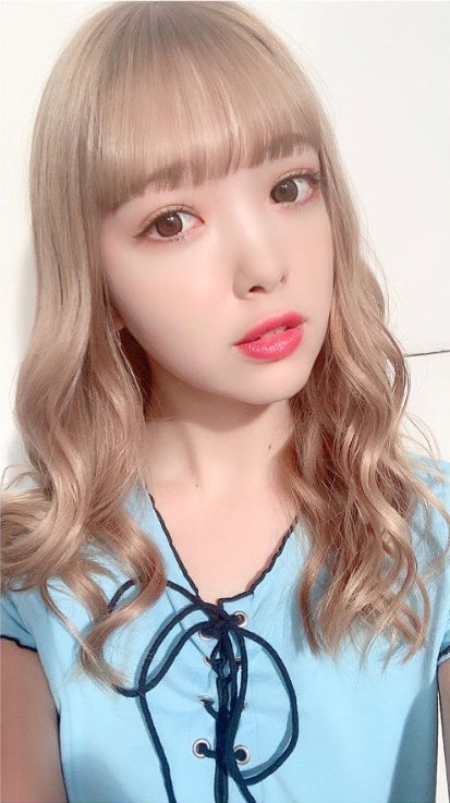 藤田ニコル、約2年ぶりハイトーンヘアに “ぎゃるるん”復活でファン歓喜