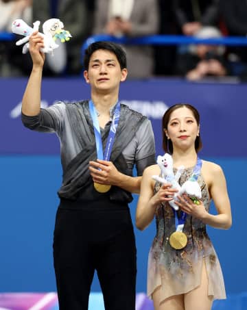 逆転金のりくりゅう SP失意の木原を救った言葉「璃来が龍一くんのために滑るね」【表彰式後一問一答】