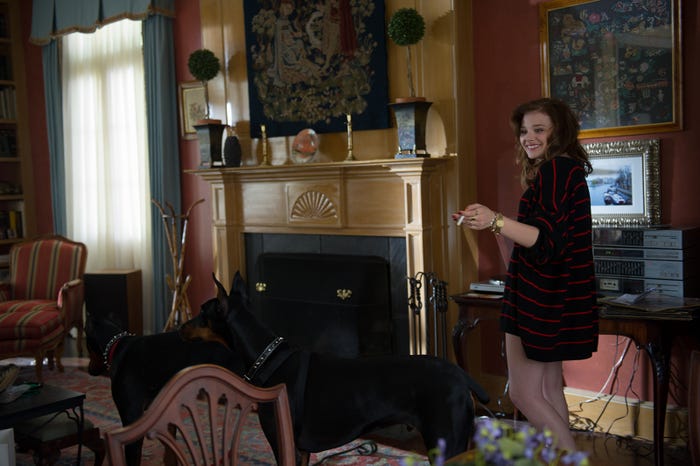 映画「ダーク・プレイス」のワンシーン(C)2014 DAMSELFISH HOLDINGS,LLC ALL RIGHTS RESERVED.