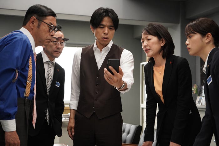 田口浩正、吹越満、井ノ原快彦、羽田美智子、深川麻衣「特捜9 season7」第7話より(C)テレビ朝日