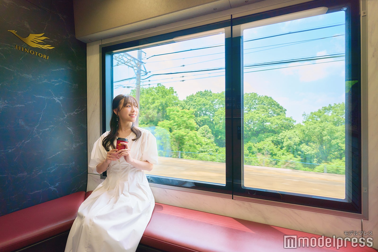 ベンチスペースで気分転換も（C）モデルプレス