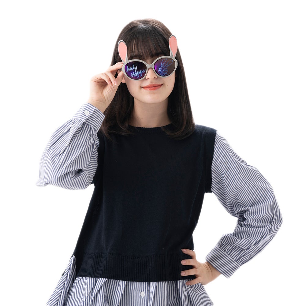 ファッション用グラス（¥2,300）※着用イメージ（C）Disney