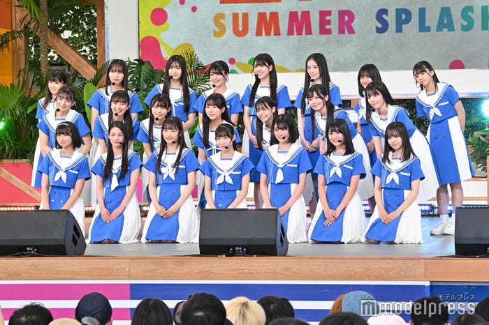(後列左から)木下藍、山口結杏、萩原心花、持永真奈、宮腰友里亜、長谷川稀未、青木宙帆、岩本理瑚(中列左から)西森杏弥、塩釜菜那、金澤亜美、工藤唯愛、秋田莉杏、今井優希、伊藤ゆず(前列左から)八重樫美伊咲、吉本此那、早崎すずき、八木仁愛、柳堀花怜、杉浦英恋、安納蒼衣※須永心海は体調不良により欠席(C)モデルプレス